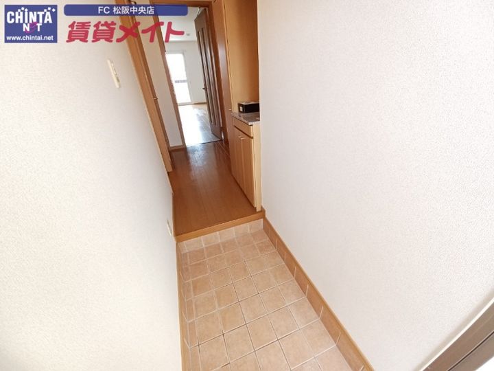 シャリテ神野の玄関