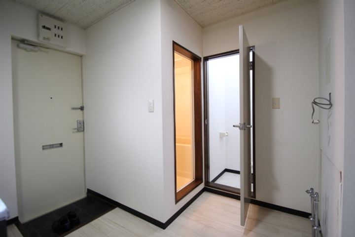 コーポ・レーベン Cの玄関