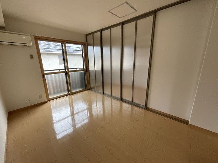 群馬県高崎市上中居町(アパート)の賃貸物件の居間