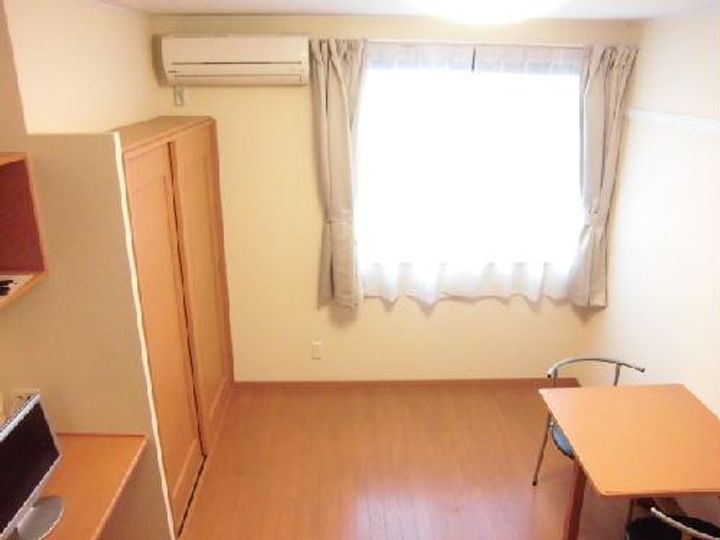 レオパレスメゾンT Cの居間