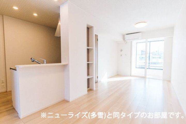 ブライト スクエアIVの居間