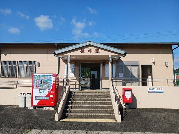 エレガンシアの周辺