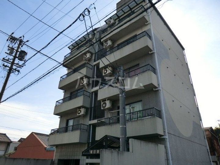 堀田朝日マンションの外観