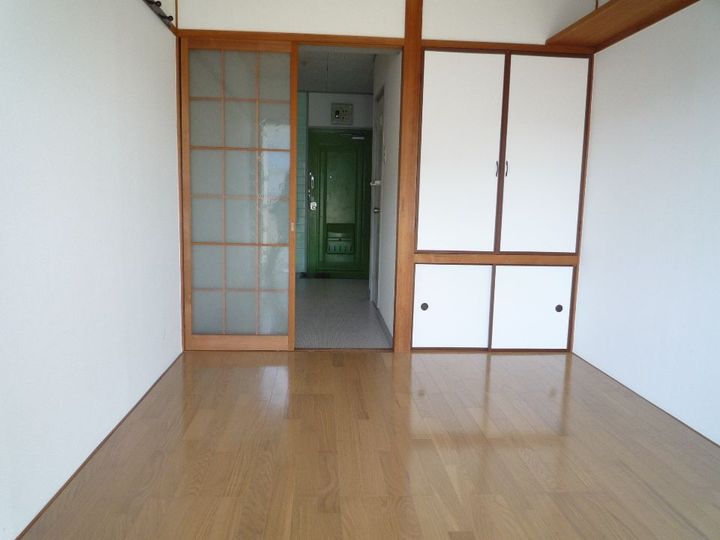 ふじコーポの居間