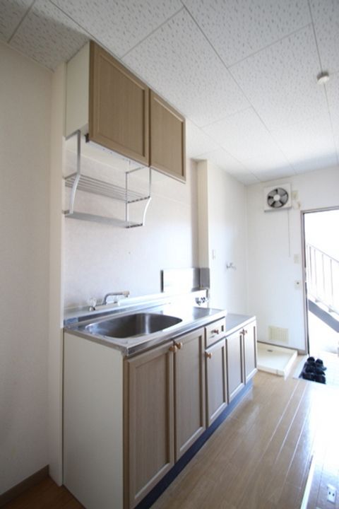 エステート西市のキッチン