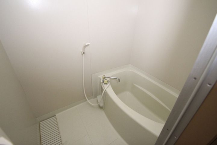 エステート西市の風呂