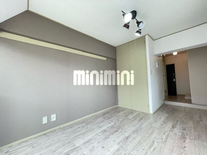 ツインズ向ヶ丘遊園A・Bの居間