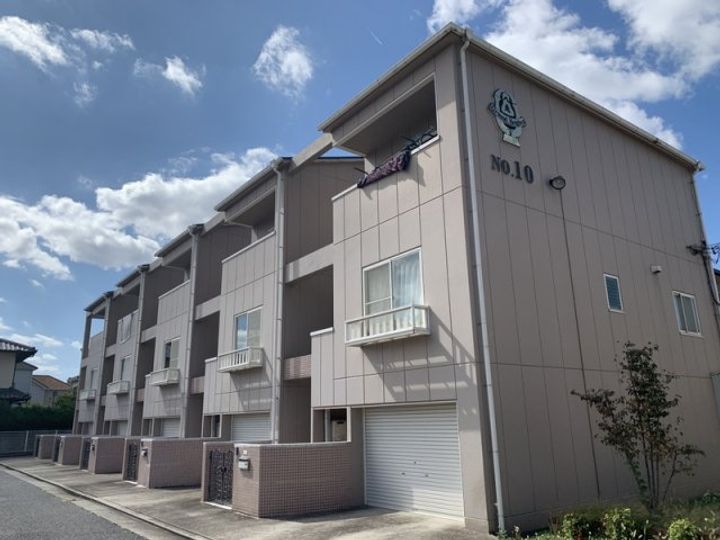 八丈グランドハイツの外観