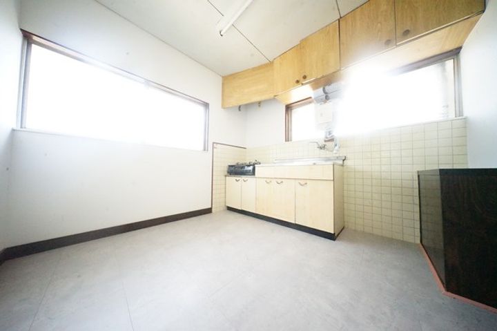 山口県下関市彦島緑町(アパート)の賃貸物件の居間