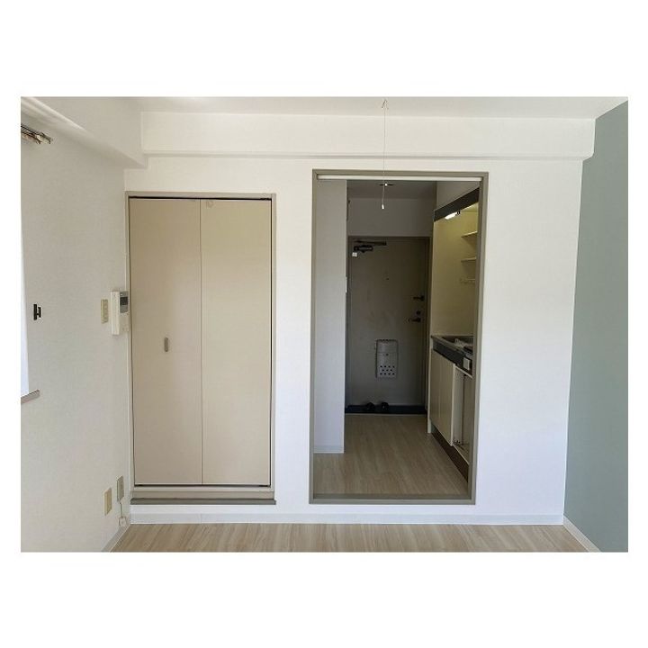 ジョイフル出屋敷の居間