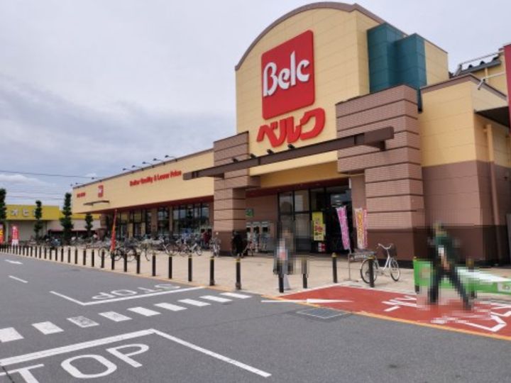 ティホシィの周辺