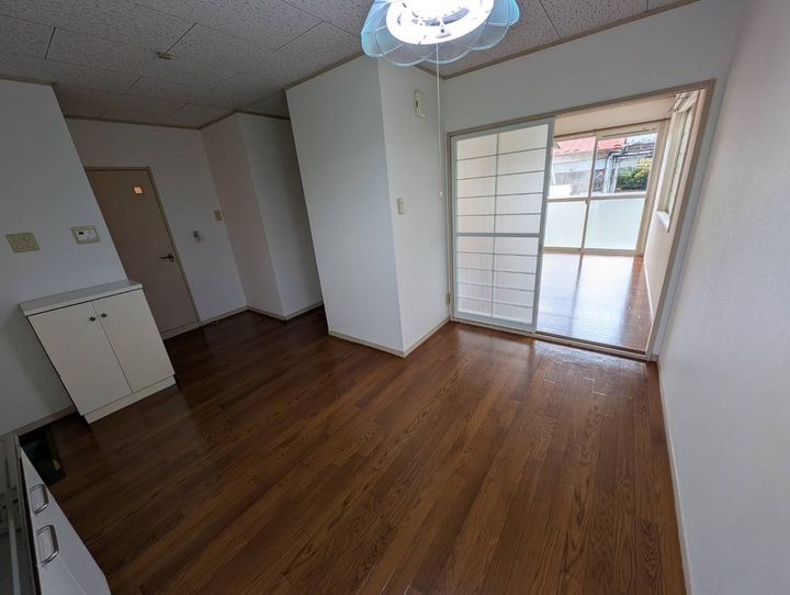 ファミーユ幸の内装