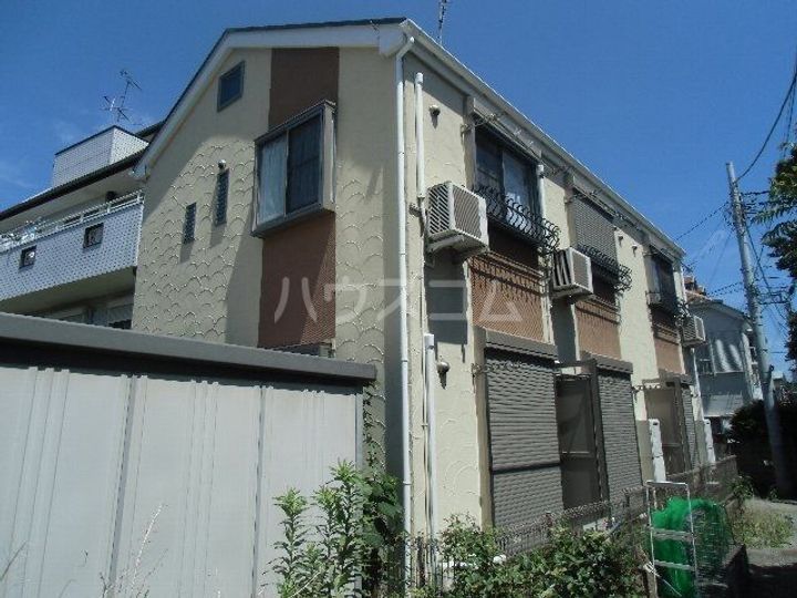 ヒルズ県立大学の外観