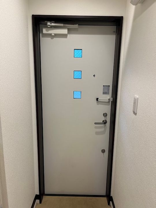 神奈川県平塚市真田4(アパート)の賃貸物件の玄関