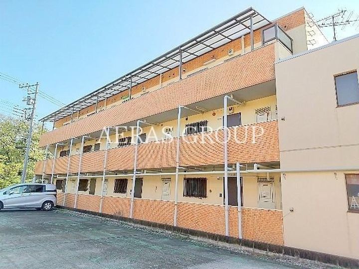 ビューパレス滝山の外観