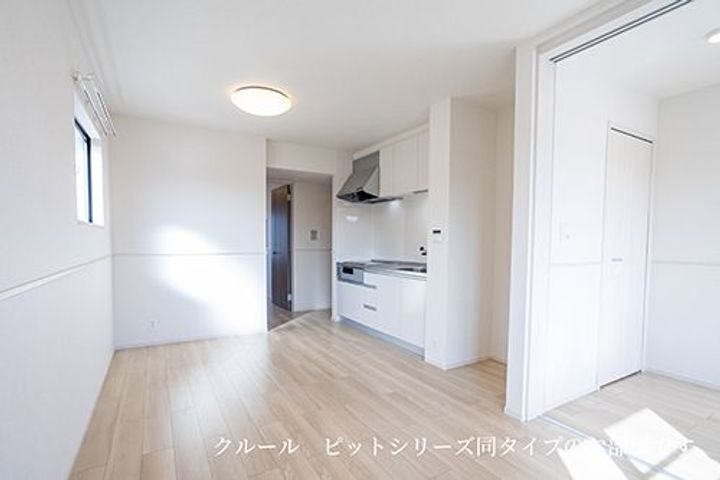 栃木県宇都宮市平出町(アパート)の賃貸物件の居間
