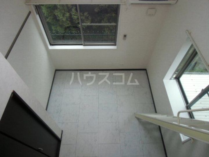 ヒルズ県立大学の内装