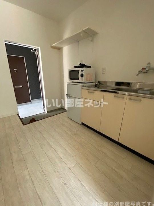 和歌山県和歌山市有本(アパート)の賃貸物件の居間