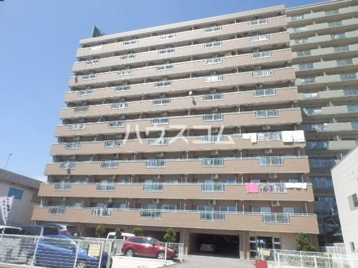 三向ハイツ元今泉の外観