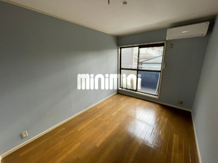 若林ハイツの居間