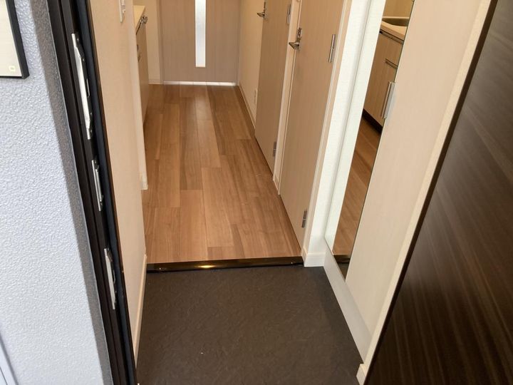 プレサンス兵庫ヴィアーレの玄関