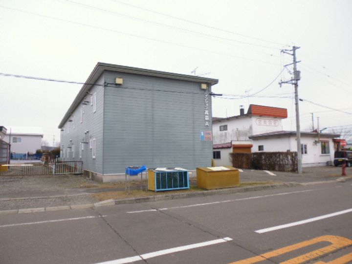 マンション高森A棟の外観