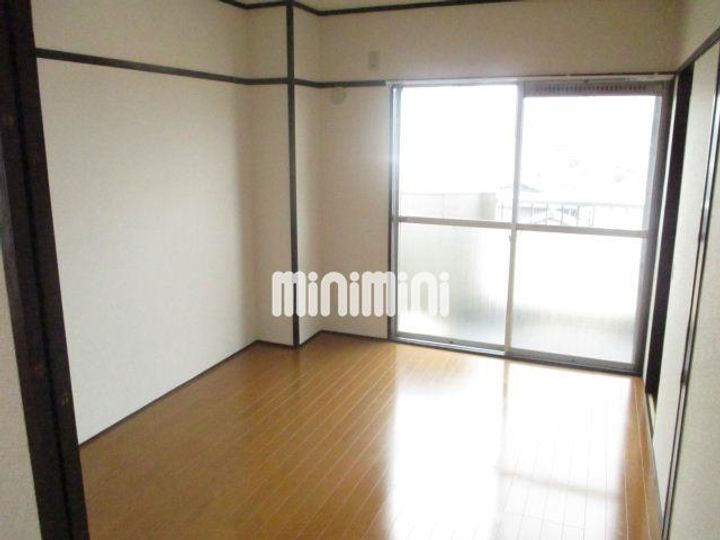 宮田ビルの居間