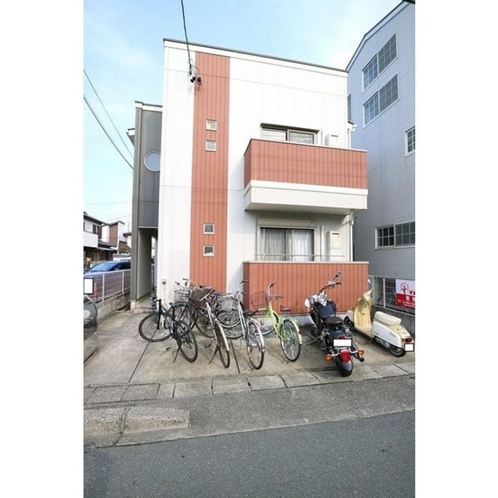 クレフラスト城北の外観