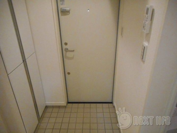 サンシャイン鶴見の玄関
