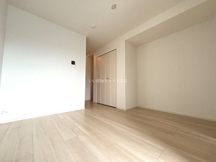 大阪府大阪市生野区中川西1(マンション)の賃貸物件の居間