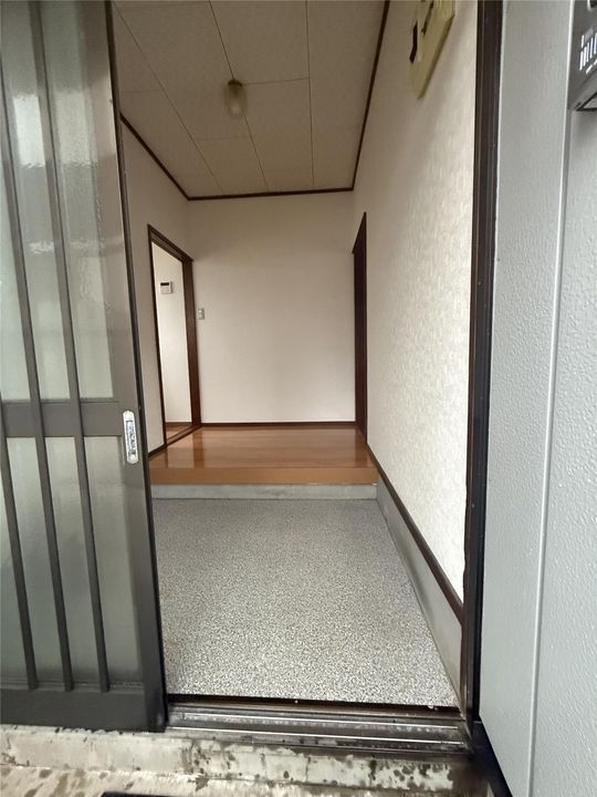 秋田県由利本荘市西小人町(一戸建)の賃貸物件の玄関