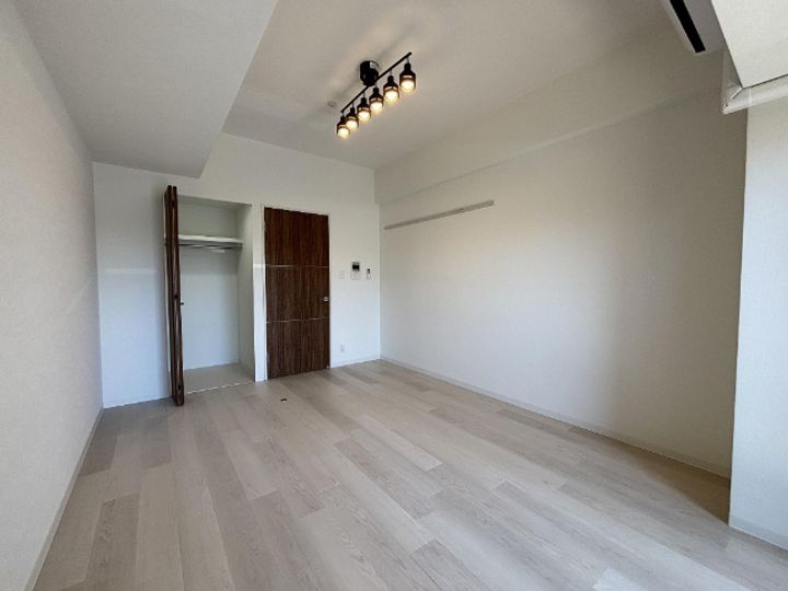 プロミネント アリオの居間