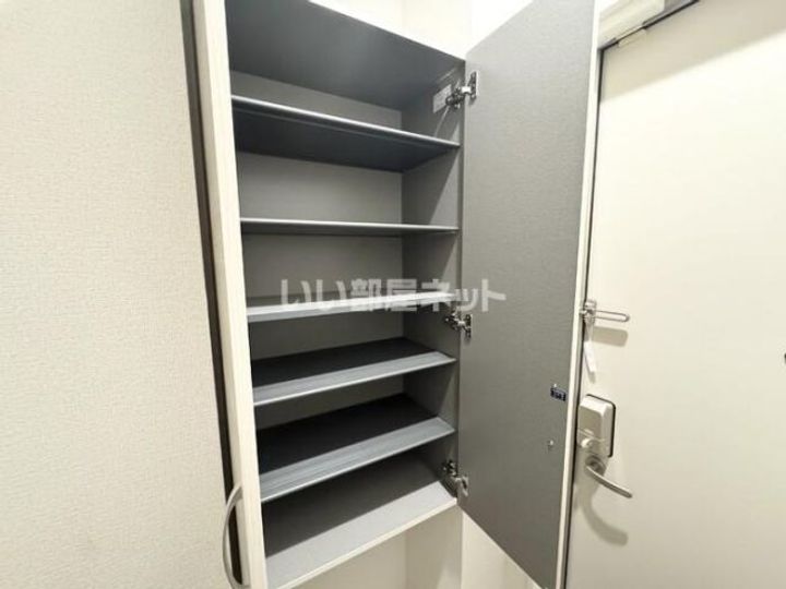 栃木県宇都宮市平松本町(アパート)の賃貸物件の玄関