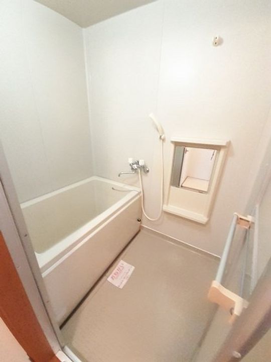 ベルフラワーIの風呂