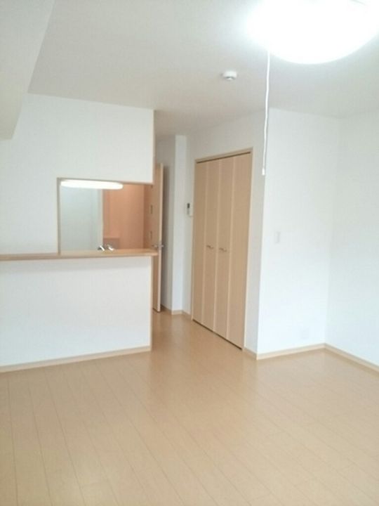 ネオ・サルビアIIIの居間