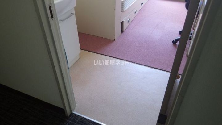 ドーミー赤池の玄関