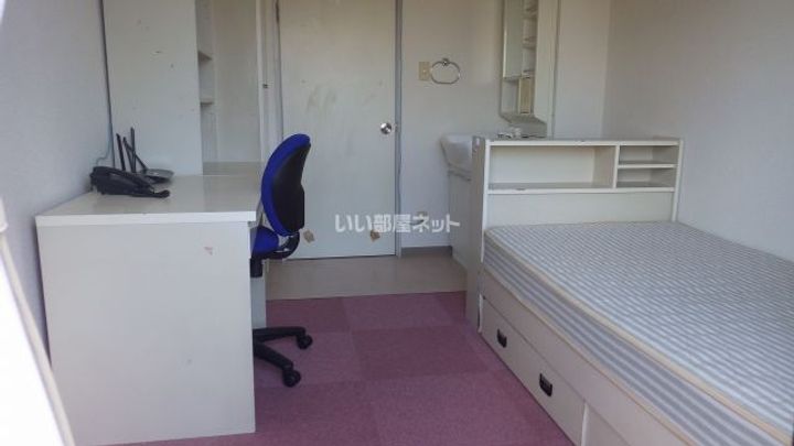 ドーミー赤池の居間