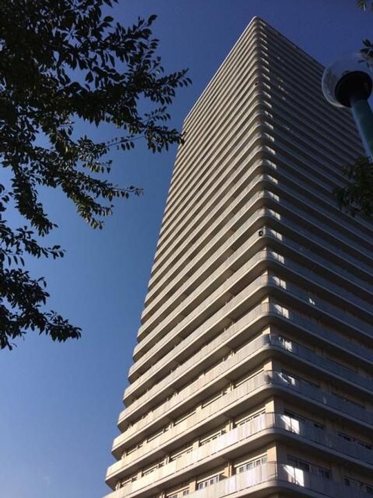 パークタワー台原の居間
