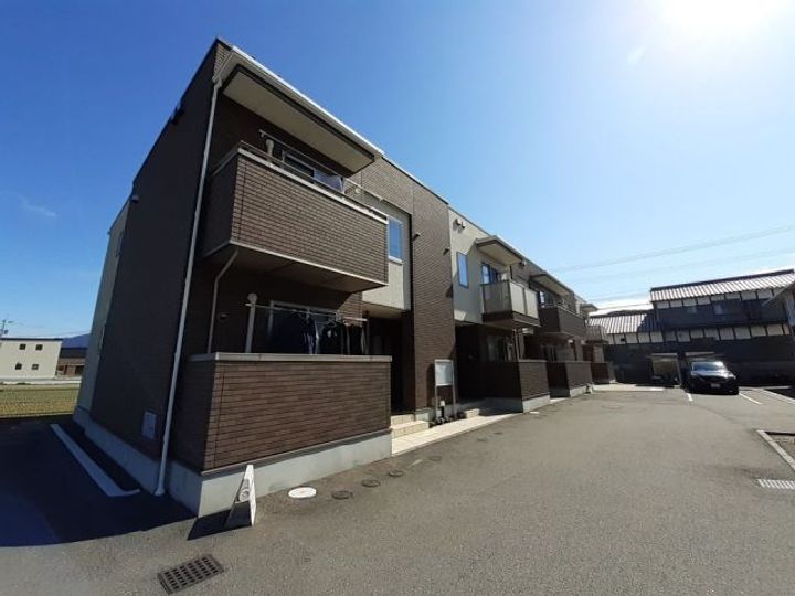ジュネス原2番館の外観