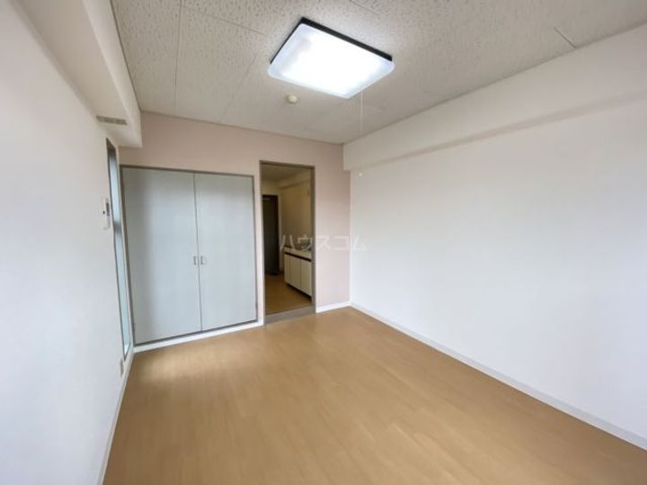 レジデンスオザックの居間