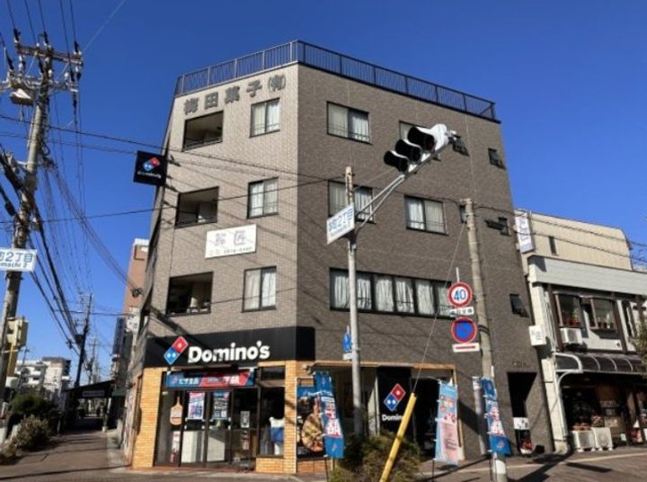 梅田ビルの外観