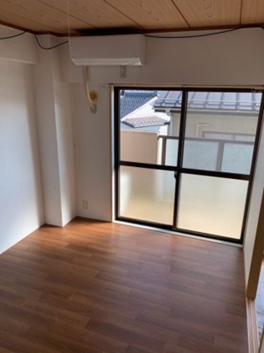 エステートハイウェイの居間