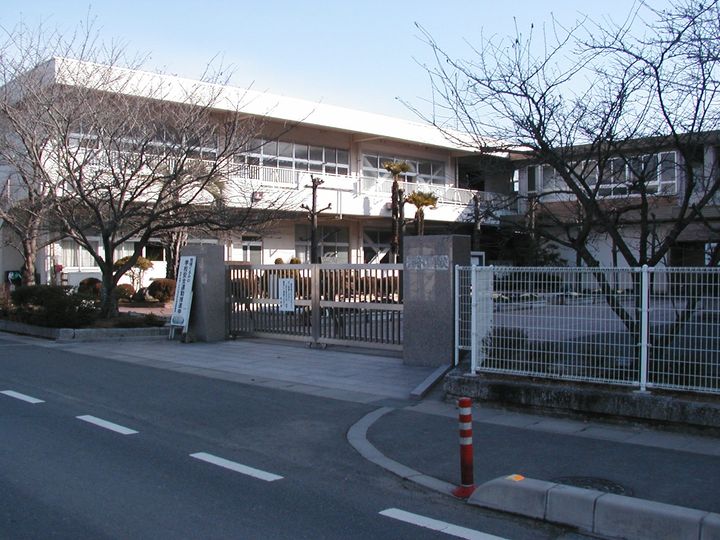 ベルメゾンAの周辺