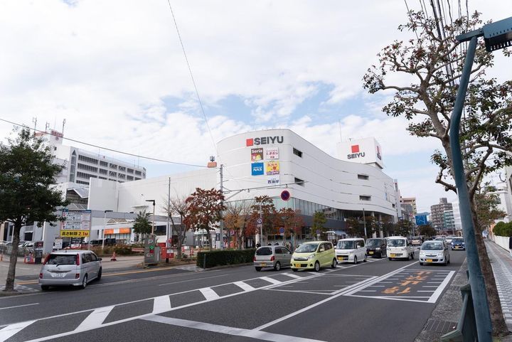 ヤッチャ・ミジョーカの周辺