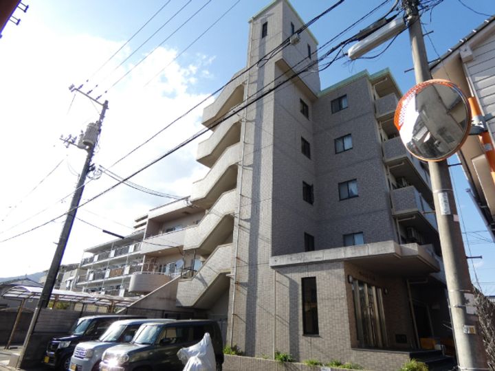 グレイスコート三嶋の外観