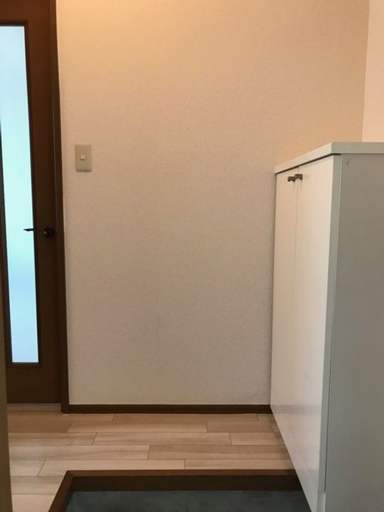 メゾン・エリナC棟の玄関