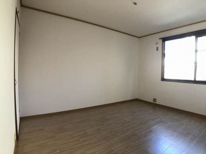 ファミール川原の居間