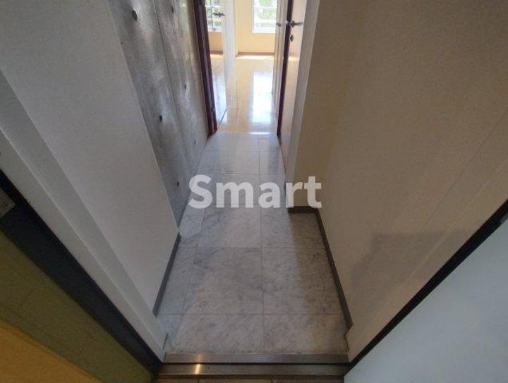 東京都中野区本町5(マンション)の賃貸物件の玄関