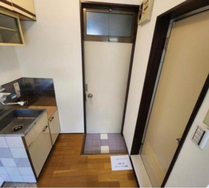 リバーメゾン狛江の玄関