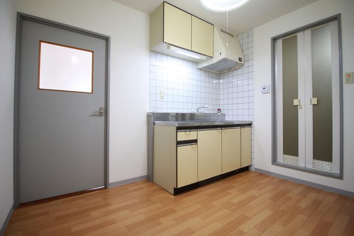 徳島県徳島市佐古四番町(マンション)の賃貸物件のキッチン